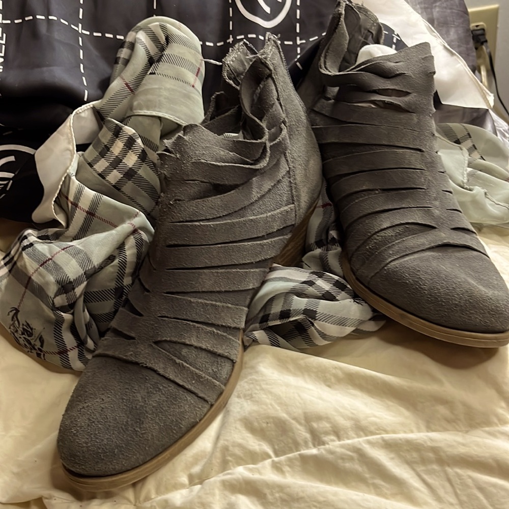 Carlos Santana boots